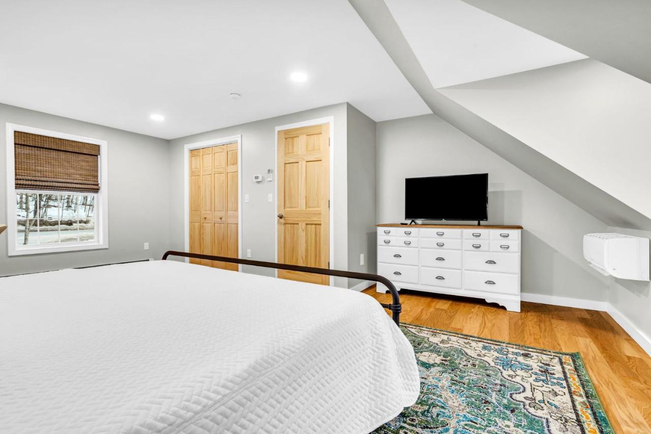 Holiday home Thomas Trail - Game Room, Fire Pit, 1 Min To Mountain & Shared Beach! Bridgton